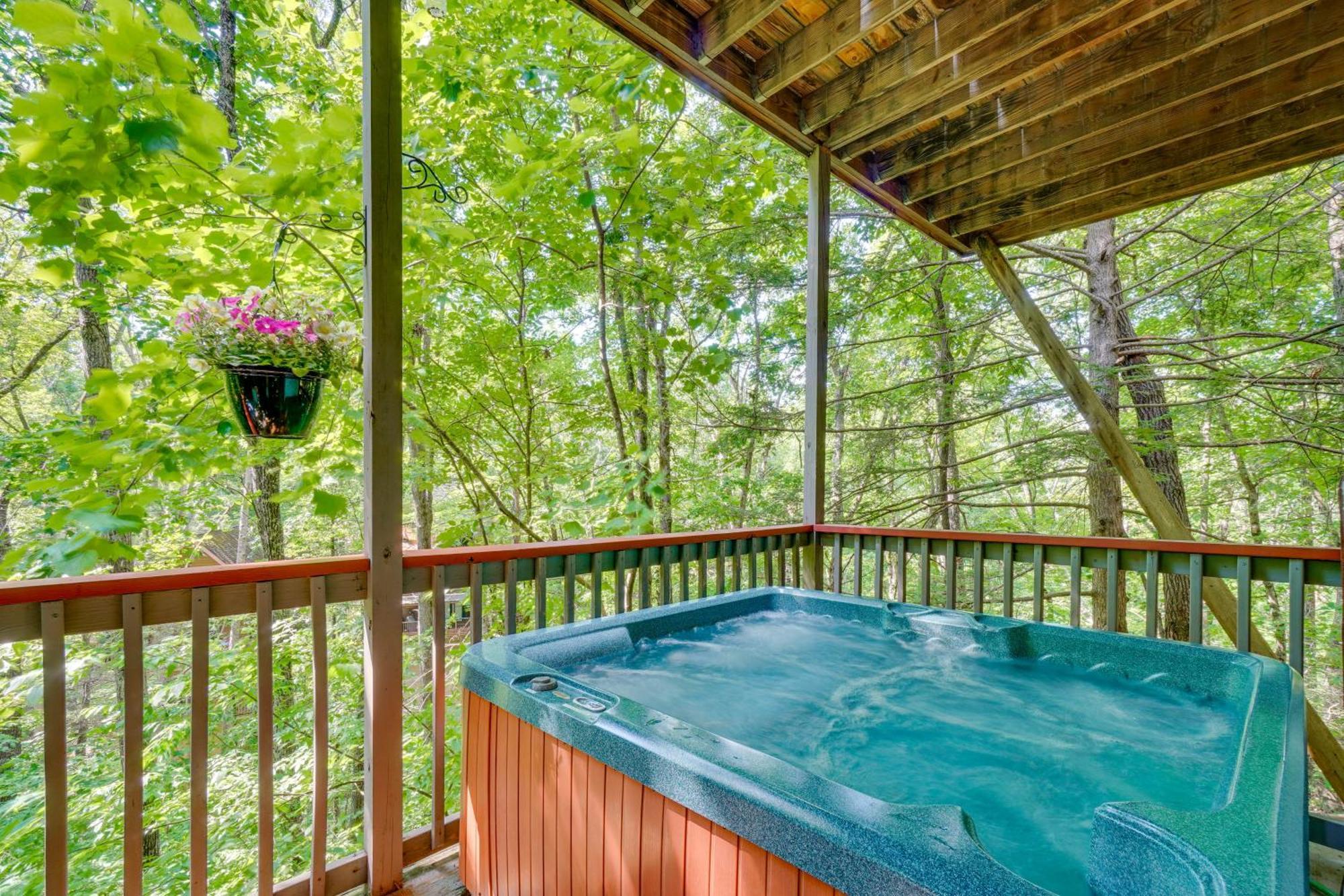 Smoky Mountain Cabin With Deck And Hot Tub! Pigeon Forge Extérieur photo